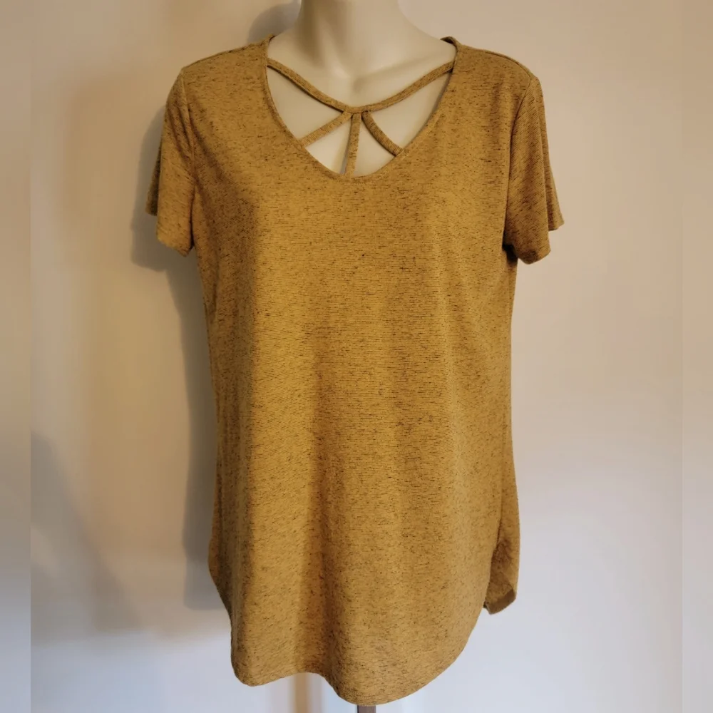 Yellow top - Picture 1 of 3